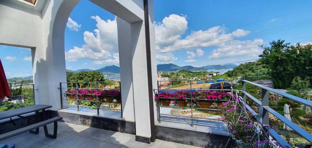 High-Quality House Ocean View Villa Tongyeong Exterior photo