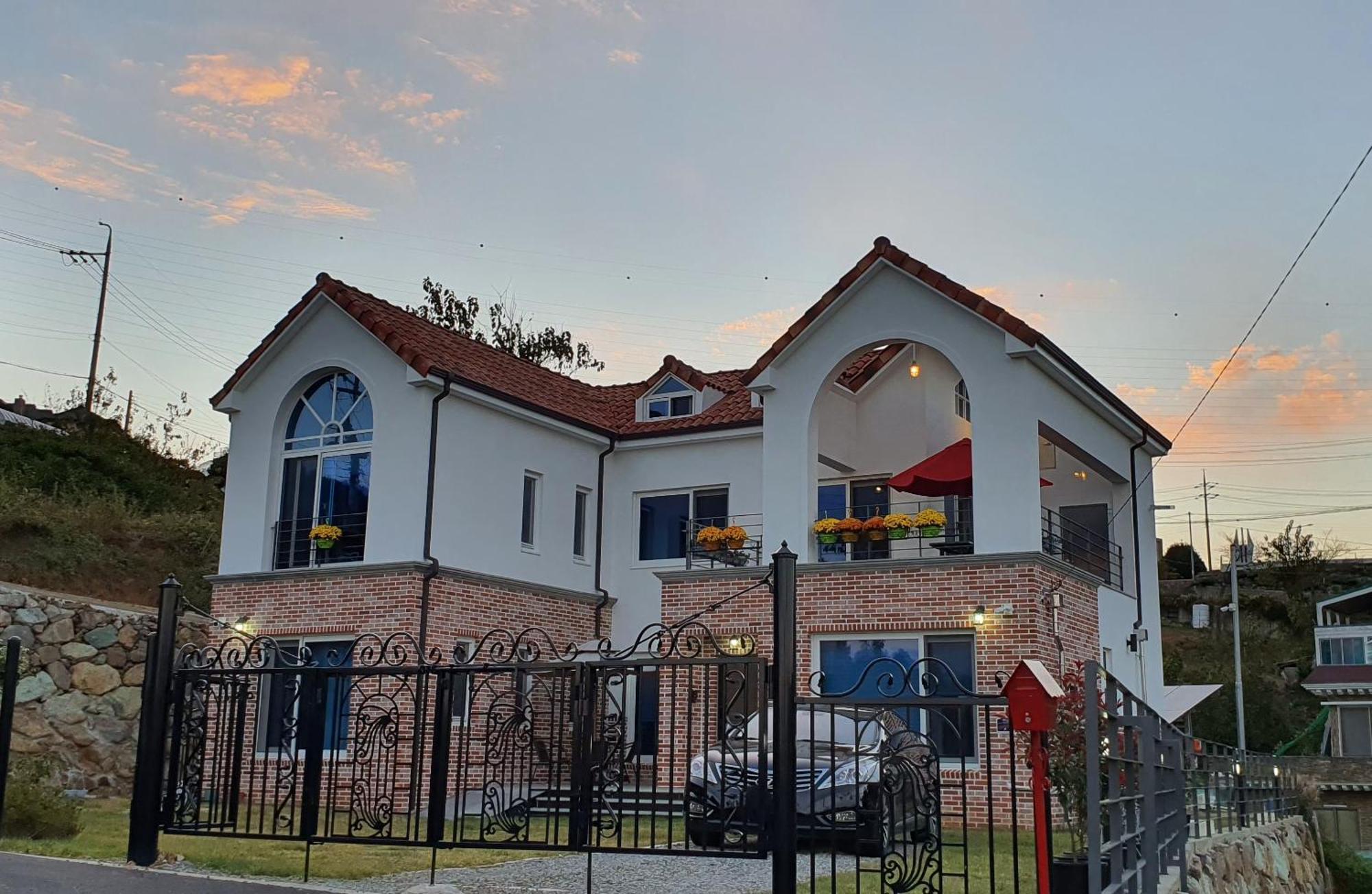 High-Quality House Ocean View Villa Tongyeong Exterior photo