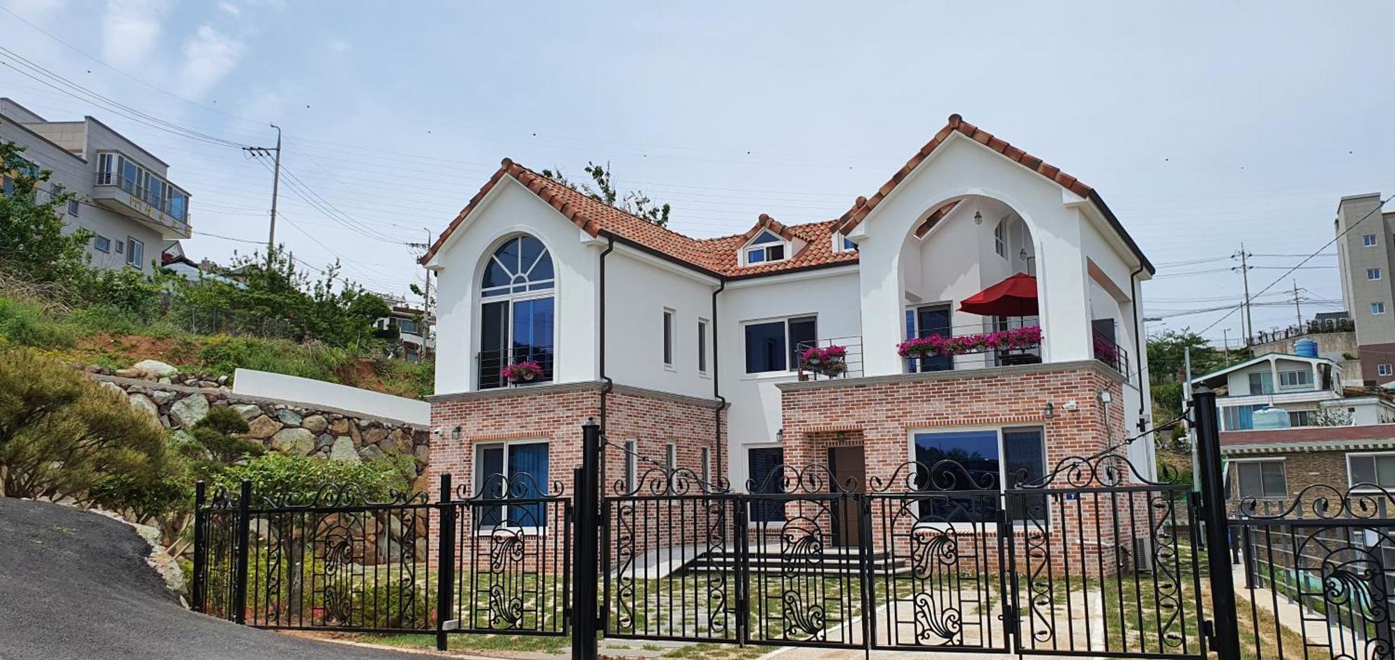 High-Quality House Ocean View Villa Tongyeong Exterior photo
